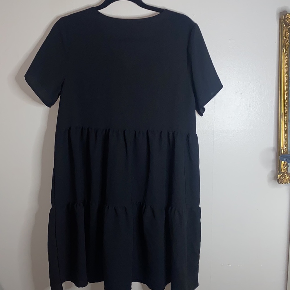 🎈 Adorable black flowy dress! - Picture 6 of 6
